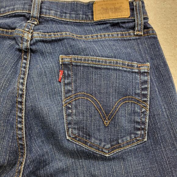 Levi Strauss & Co 520 Curvy Bootcut Jeans Women's Size Medium Dark Blue - Picture 9 of 9